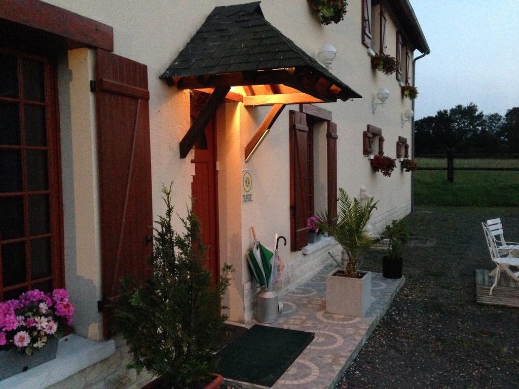 Le Pre Aux Daims Acomodação com café da manhã Saint-Étienne-la-Thillaye Exterior foto